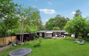 4 Bedroom Cozy Home In Vejby, Vejby